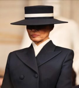 Мелания Трамп в шляпке на инаугурации стала мемом в Сети (ФОТО, ВИДЕО)