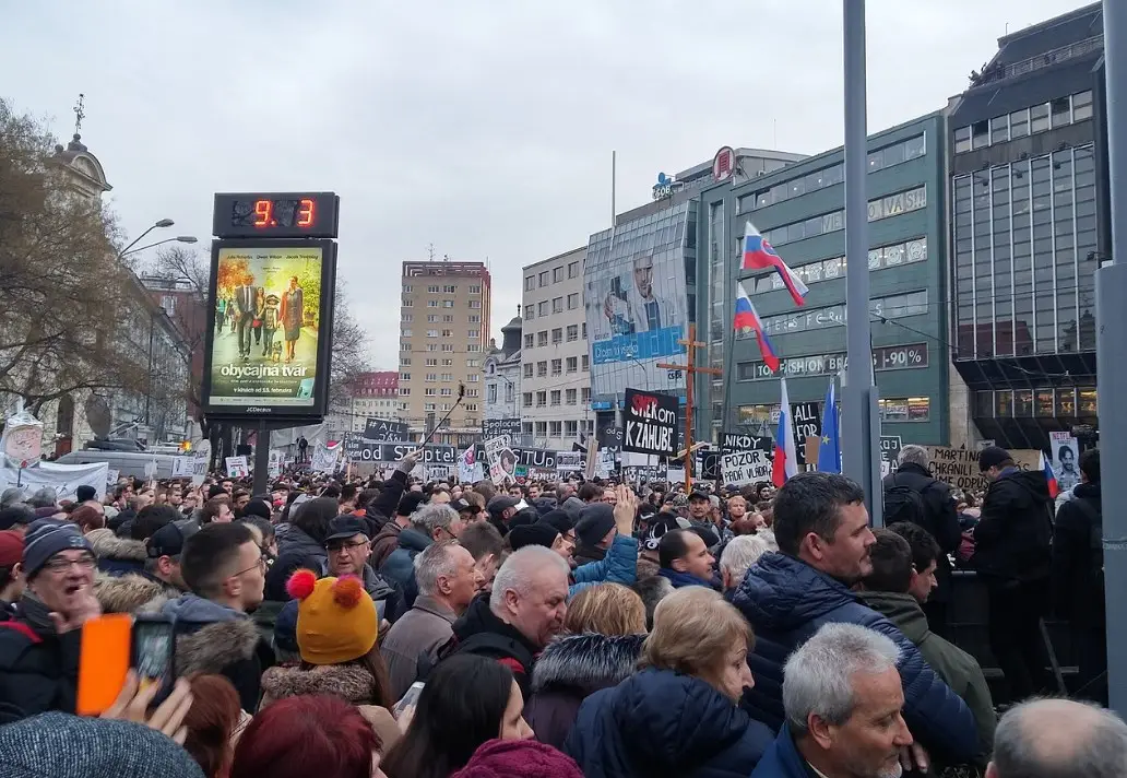 Роберт Фицо собрал экстренный Совбез для предотвращения государственного переворота в Словакии Роберт Фицо собрал экстренный Совбез для предотвращения государственного переворота в Словакии