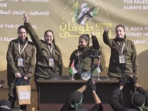 ХАМАС освободил четырех израильских заложниц, захваченных в 2023 году (ФОТО, ВИДЕО)