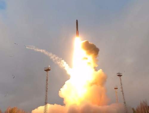 «Орешник» найдет брешь»: эксперты высмеяли попытку США создать «Железный купол» «Орешник» найдет брешь»: эксперты высмеяли попытку США создать «Железный купол»