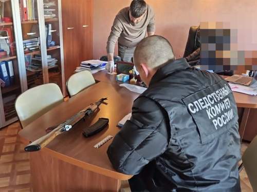 В Петропавловске-Камчатском в кабинете застрелили директора гостиницы (ФОТО) В Петропавловске-Камчатском в кабинете застрелили директора гостиницы (ФОТО)