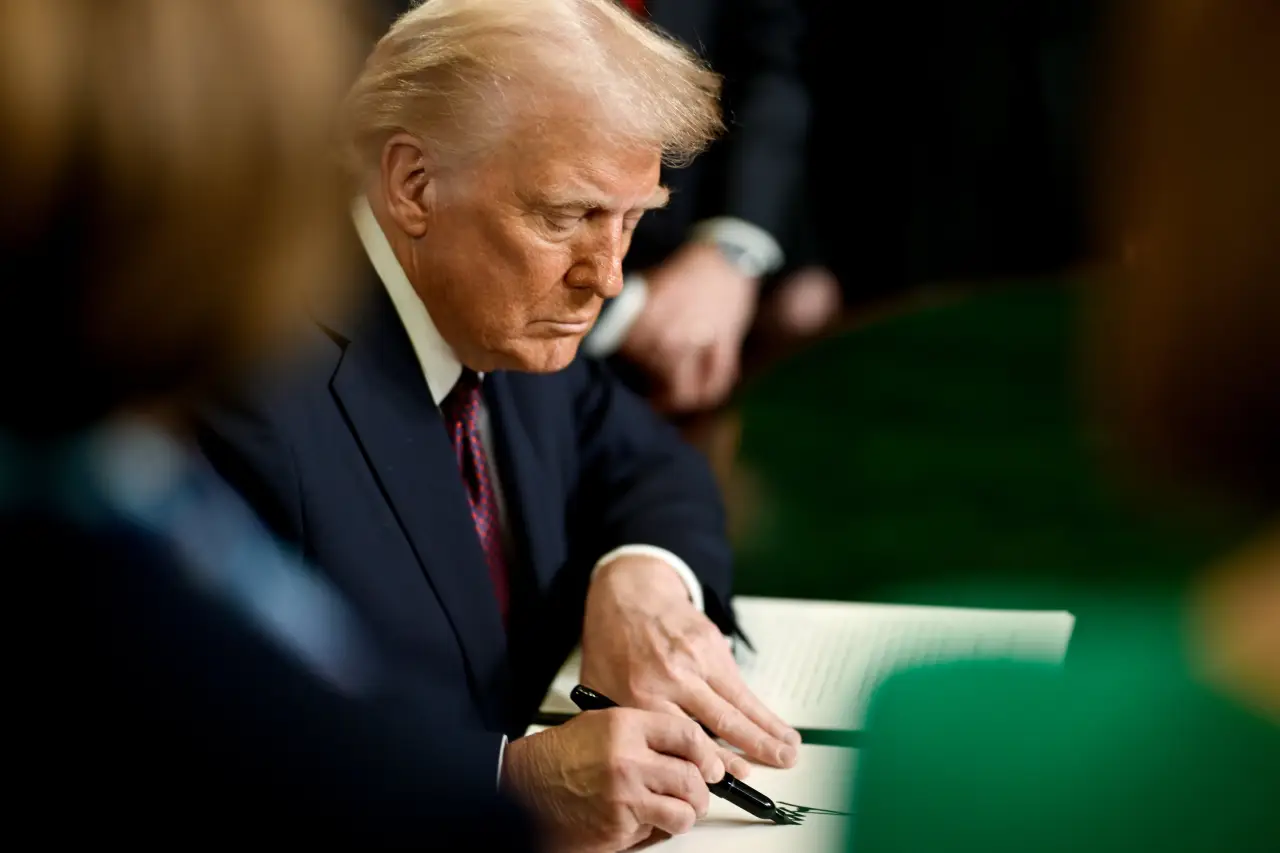 «Путин хочет, чтобы люди перестали умирать»: Трамп заявил, что провел телефонный разговор с президентом РФ