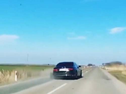 Автомобиль Вучича на скорости «потерял» колесо: момент аварии попал на видео (ВИДЕО)