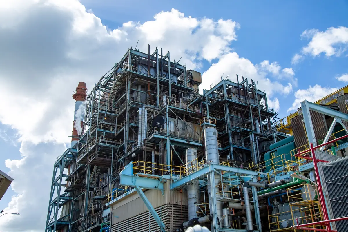 Крупный российский производитель СПГ, находящийся под жесткими санкциями, получил высокую прибыль в прошлом году