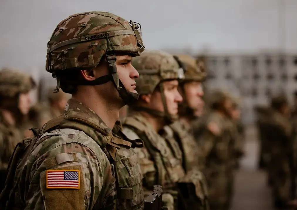 Европейцы рано беспокоятся: глава Пентагона намерен разместить больше американских войск в Польше