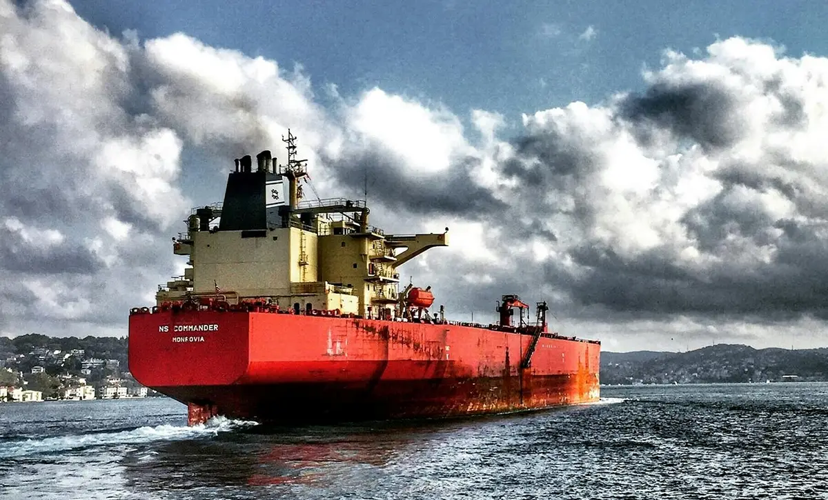 Санкции США в отношении российской нефти создают хаос в мировой торговле сырьем