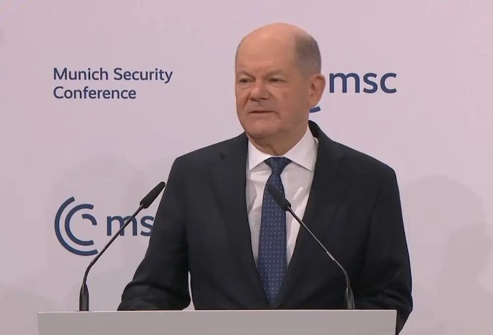 «Украину нужно вооружать и после окончания войны, пусть сама себя защищает» – Шольц выдал «базу»