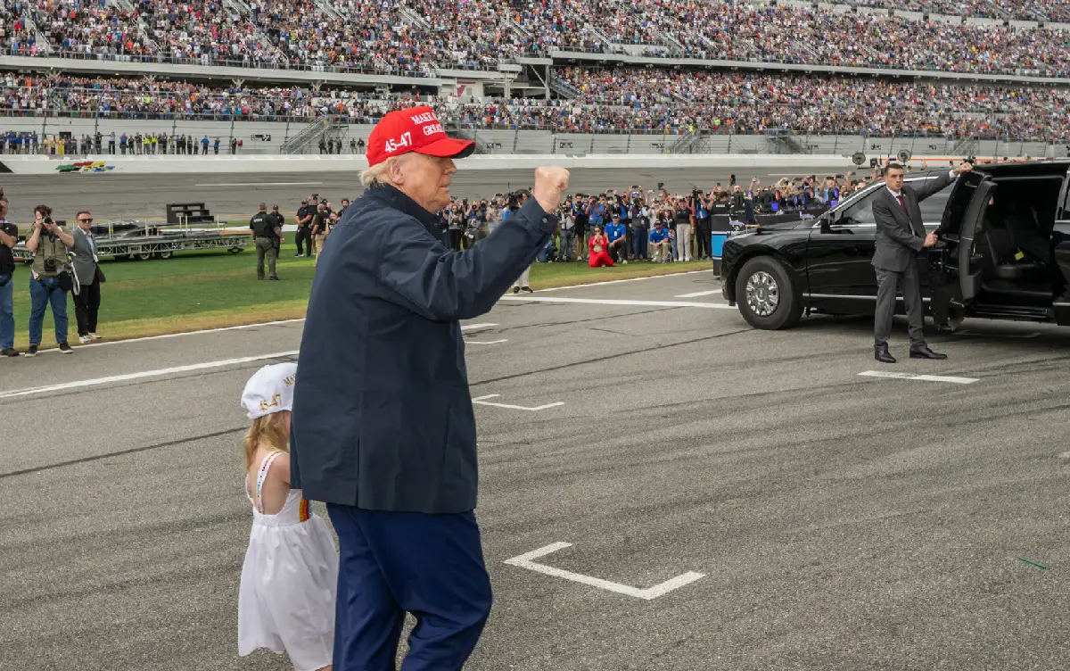 Трамп опроверг свой визит в Москву на 9 мая
