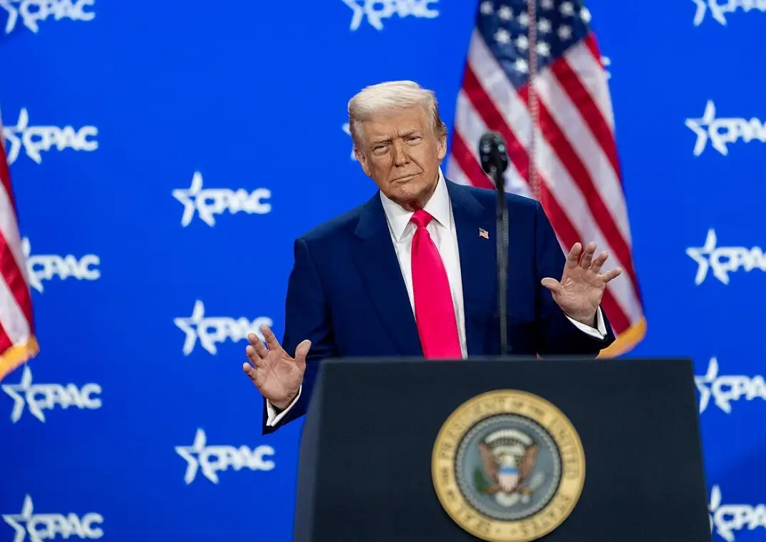 Трамп анонсировал заключение крупных экономических соглашений с Россией Трамп анонсировал заключение крупных экономических соглашений с Россией