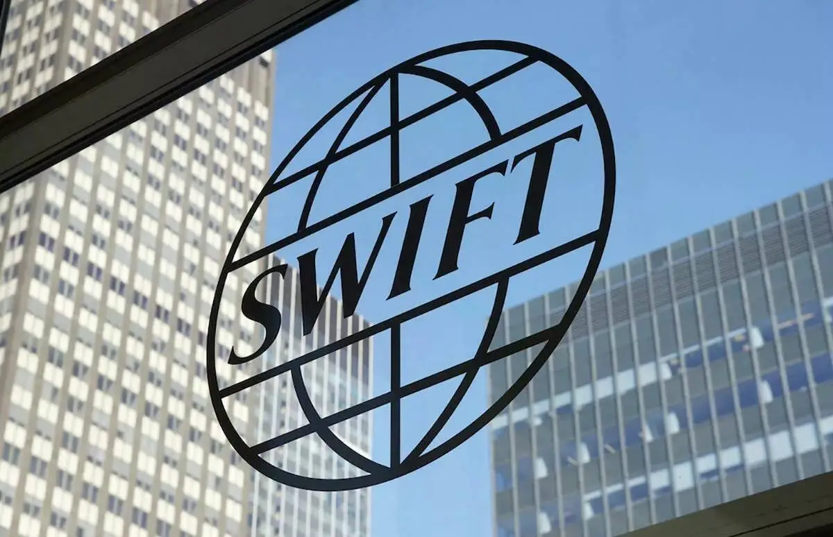 ЕС последовательно пытается разрушить репутацию SWIFT ЕС последовательно пытается разрушить репутацию SWIFT