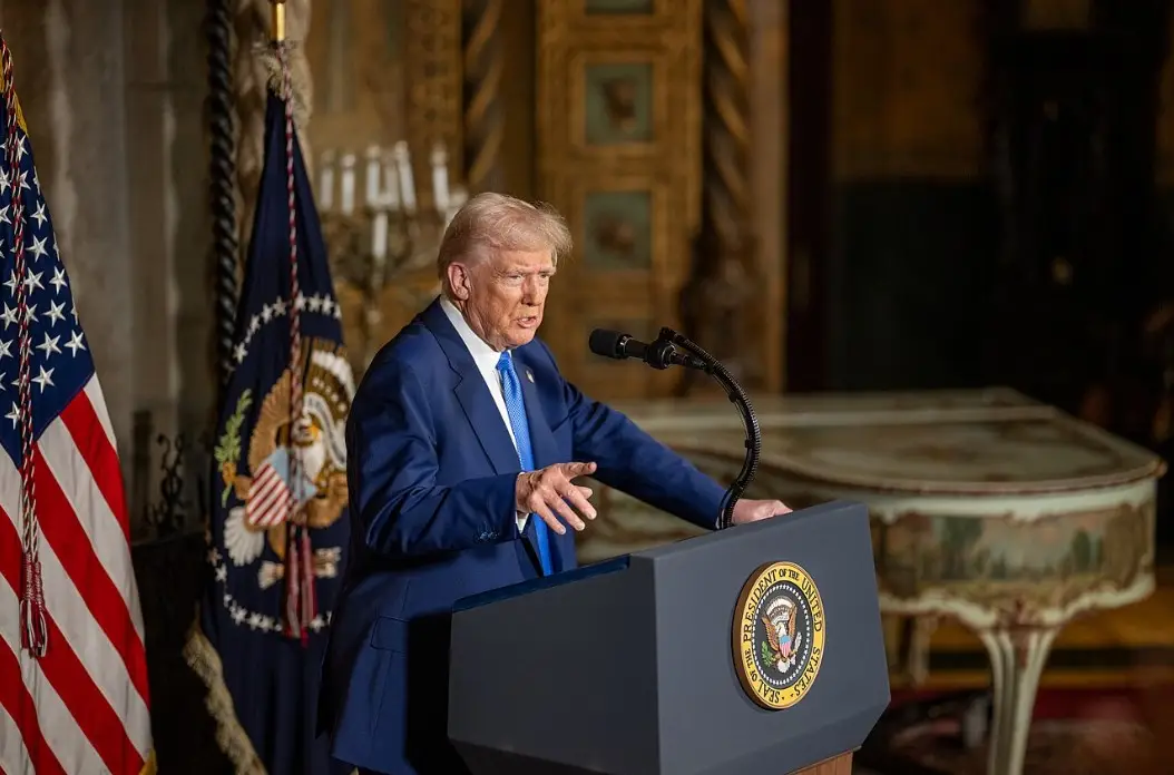 Трамп заявил, что претензии США к Украине могут вырасти до $1 трлн