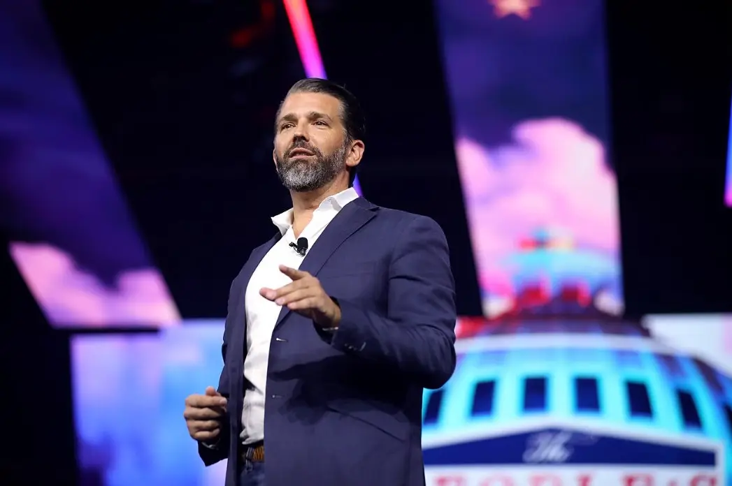 Дональд Трамп-младший: США надо было поставлять оружие России, а не Украине