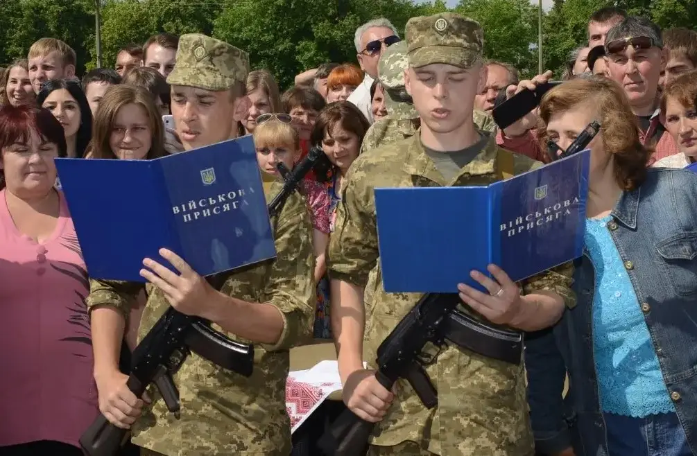 Украинцы еще не закончились: европейские союзники советуют Зеленскому компенсировать американскую помощь ужесточением мобилизации Украинцы еще не закончились: европейские союзники советуют Зеленскому компенсировать американскую помощь ужесточением мобилизации