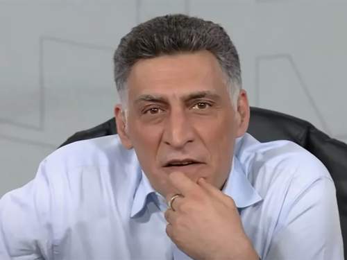 СМИ рассказали, что происходит с Тиграном Кеосаяном: режиссер находится в коме с прошлого года СМИ рассказали, что происходит с Тиграном Кеосаяном: режиссер находится в коме с прошлого года