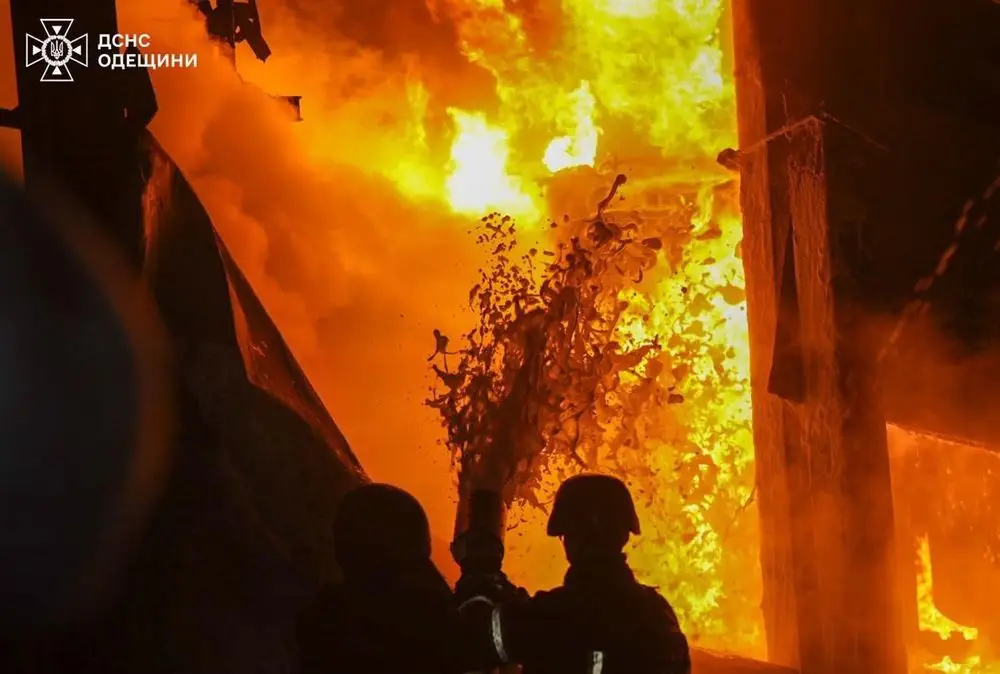 Атака «Геранями» по подстанции «Аркадия» привела к масштабному отключению электричества в Одессе Атака «Геранями» по подстанции «Аркадия» привела к масштабному отключению электричества в Одессе