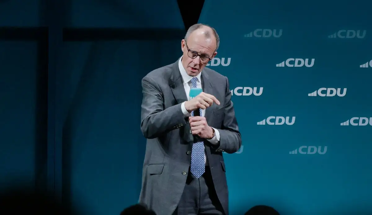 Ведет к краху быстрее Шольца: еще не став канцлером, Мерц разоряет Германию – Bloomberg