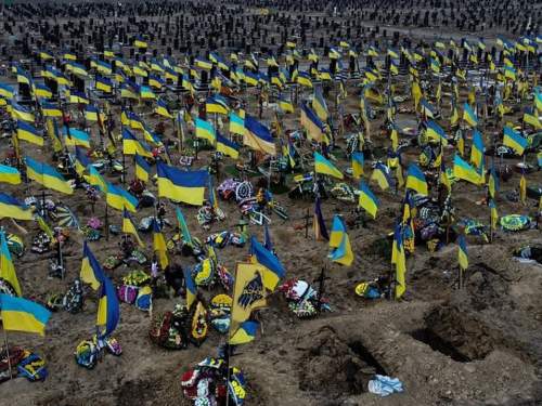 Опубликовано видео с огромными военными кладбищами на Украине (ВИДЕО)