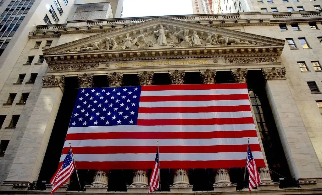 Трамп поставил задачу обрушить Уолл-стрит и оставить США без импорта