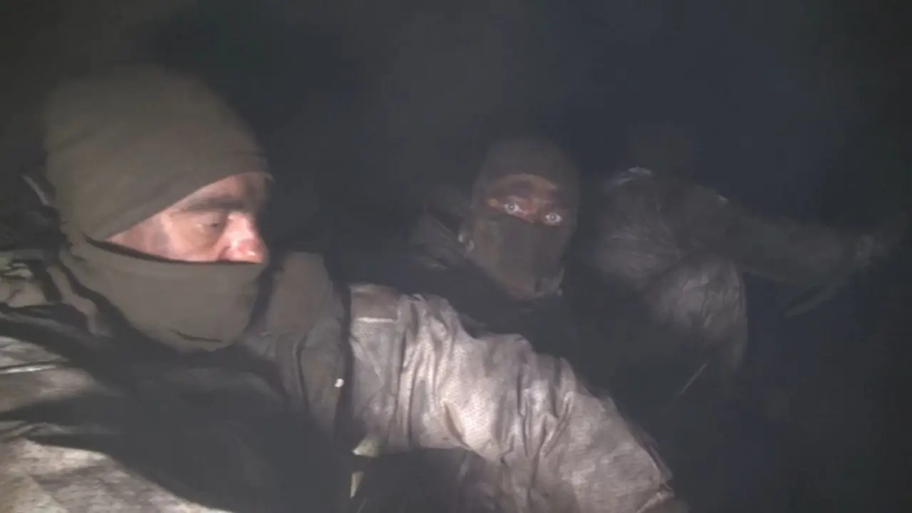 «Горели легкие, текли слезы»: опубликованы детали выхода российских бойцов в тыл 7-тычной группировки ВСУ через газовую трубу «Горели легкие, текли слезы»: опубликованы детали выхода российских бойцов в тыл 7-тычной группировки ВСУ через газовую трубу