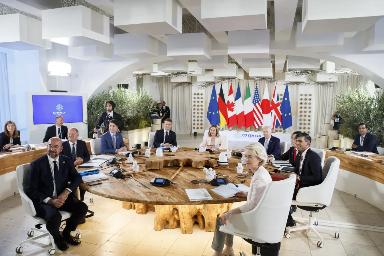 США намерены запретить странам G7 критиковать Россию США намерены запретить странам G7 критиковать Россию