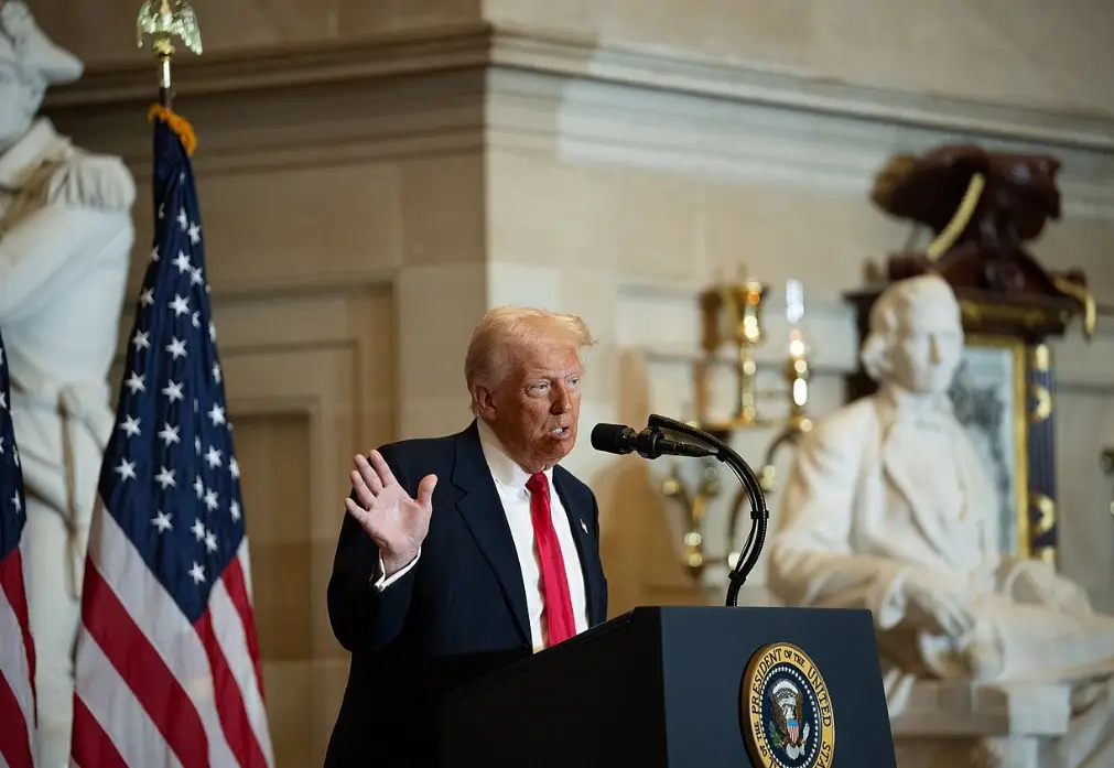 Трамп попросил Владимира Путина «пощадить жизни» окруженных украинских боевиков Трамп попросил Владимира Путина «пощадить жизни» окруженных украинских боевиков