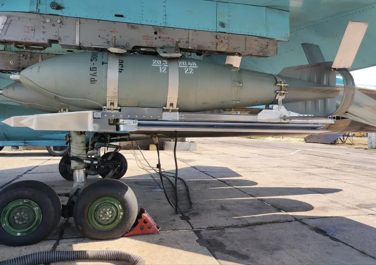 ВКС РФ ударом ФАБ-500 уничтожили артсклад и ПВД ВСУ в Херсонской области