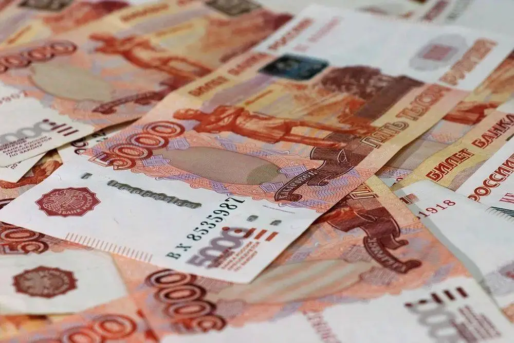 Укрепление российского рубля к доллару и евро продолжается из-за ряда причин