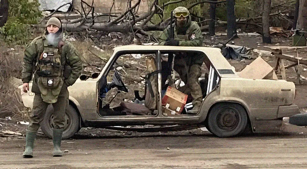 «То «Волги» без крыши, то «Жигули» без дверей»: военкор Сладков сообщил о нехватке качественной техники в зоне СВО