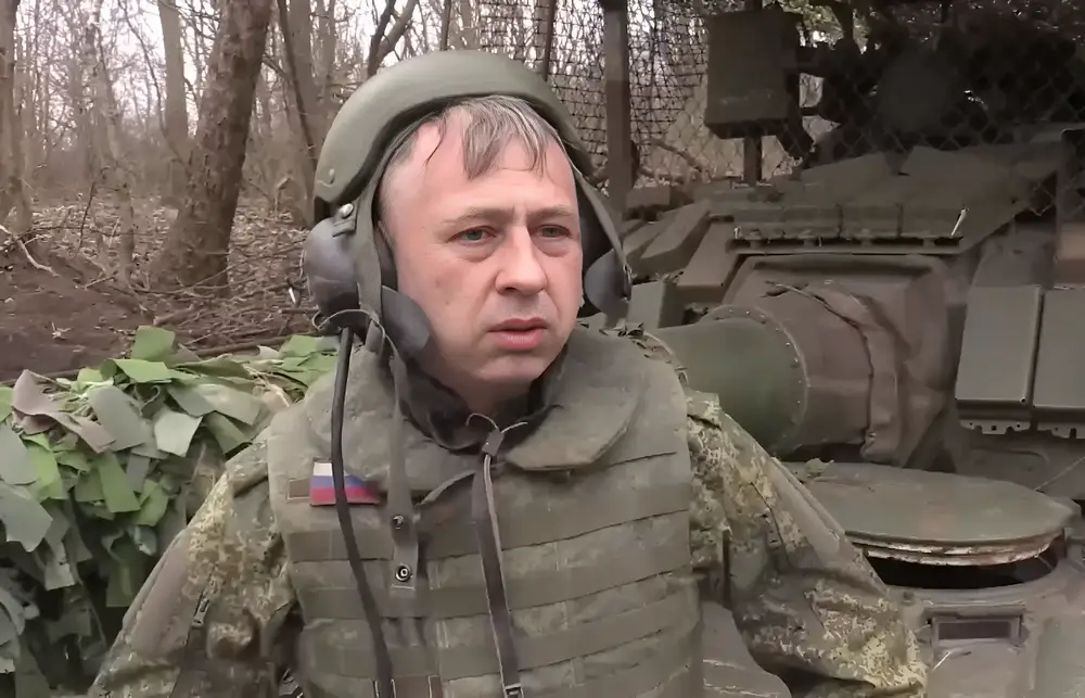 «Понял, что как только я отойду, он выстрелит в спину»: танкист ВС РФ взял в плен боевика ВСУ, одолев его в рукопашной схватке «Понял, что как только я отойду, он выстрелит в спину»: танкист ВС РФ взял в плен боевика ВСУ, одолев его в рукопашной схватке