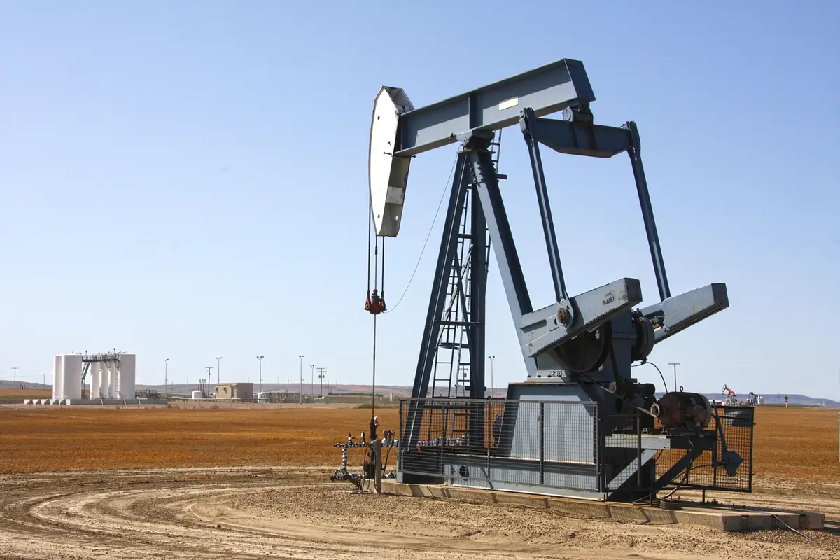 Разрушение рынка: цена нефти просела до 59 долларов, а спрос на сырье снижается