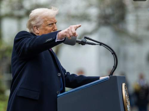 «Эти страны целуют меня в зад»: Трамп нахамил всему миру после введения пошлин (ВИДЕО) «Эти страны целуют меня в зад»: Трамп нахамил всему миру после введения пошлин (ВИДЕО)