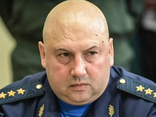 «Пришла пора»: генерала Суровикина предложили вернуть на фронт вслед за Поповым