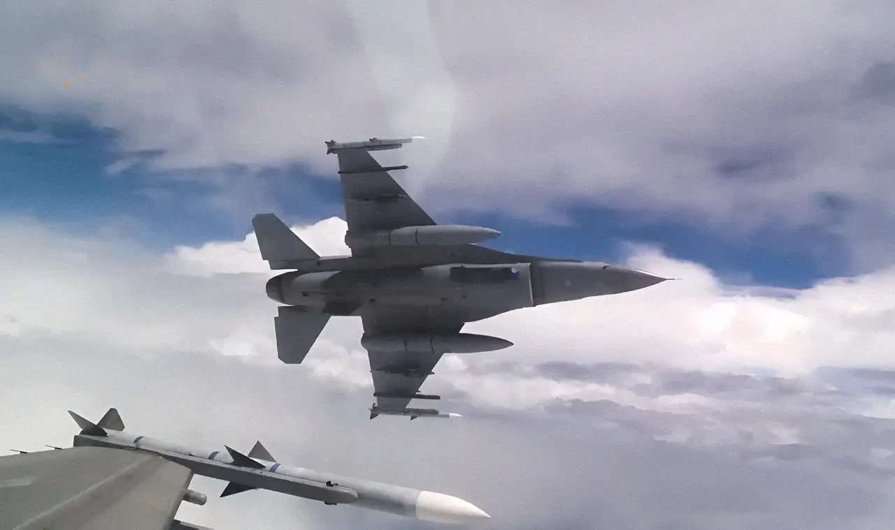 Воздушные силы Украины сообщили по потере F-16 в бою Воздушные силы Украины сообщили по потере F-16 в бою