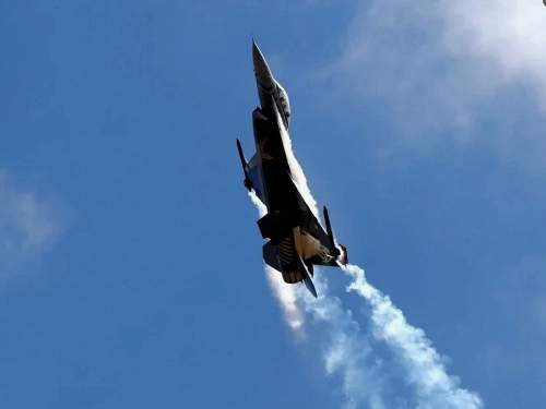 Украинский F 16 сбит ракетой над Сумской областью: пилот погиб (ФОТО) Украинский F 16 сбит ракетой над Сумской областью: пилот погиб (ФОТО)