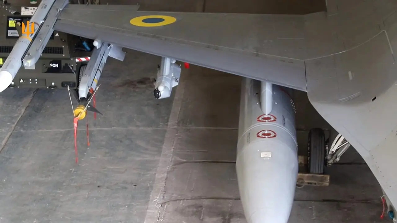 На Украине никак не могут определиться, что стало причиной потери F-16 На Украине никак не могут определиться, что стало причиной потери F-16