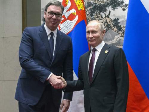 Сербии могут отказать во вступлении в ЕС из-за приезда Вучича на парад 9 мая