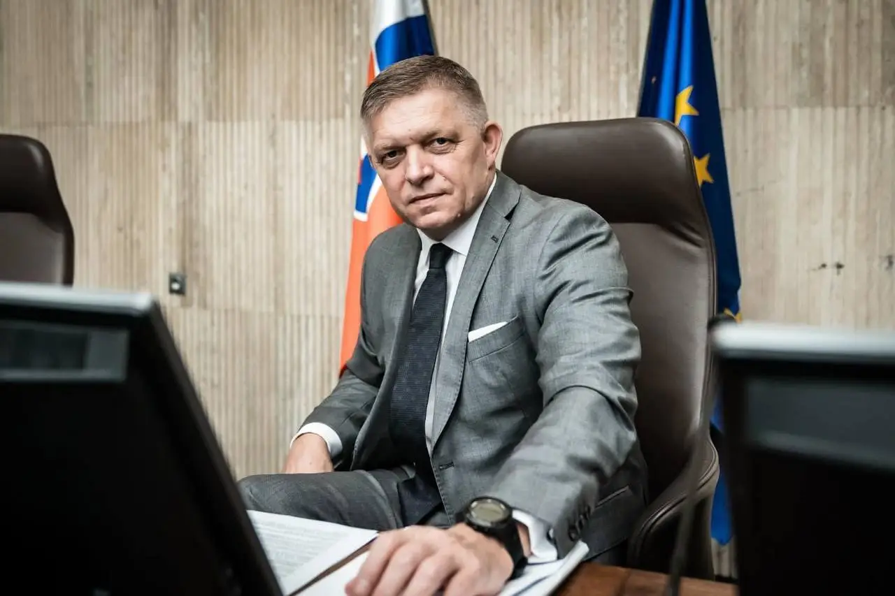 Премьер Словакии не будет наказан за поездку в Москву на парад Победы 9 мая Премьер Словакии не будет наказан за поездку в Москву на парад Победы 9 мая