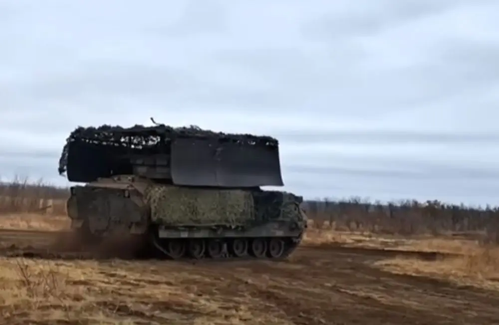 БМП Bradley в курском приграничье теперь повоюют за Россию БМП Bradley в курском приграничье теперь повоюют за Россию