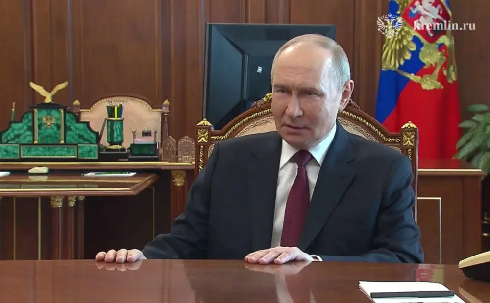«Останавливаем боевые действия с 18:00» - Путин объявил о пасхальном перемирии «Останавливаем боевые действия с 18:00» - Путин объявил о пасхальном перемирии