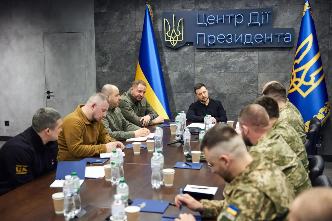 «Уступки территорий приведут Украину к «бунту регионов»