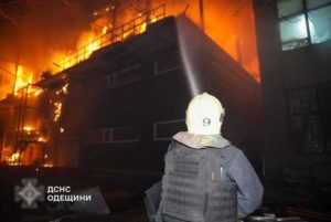 СМИ: после удара ВС РФ по НИИ «Шторм» в Одессе город охватили пожары (ФОТО)