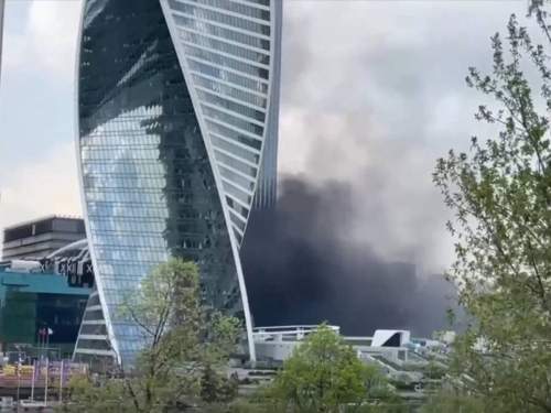 В Москва-Сити прогремели взрывы: опубликовано видео с места ЧП (ВИДЕО) В Москва-Сити прогремели взрывы: опубликовано видео с места ЧП (ВИДЕО)