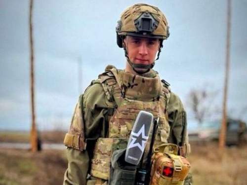 «Красная звезда» сообщила о смерти от ранений военкора Никиты Гольдина