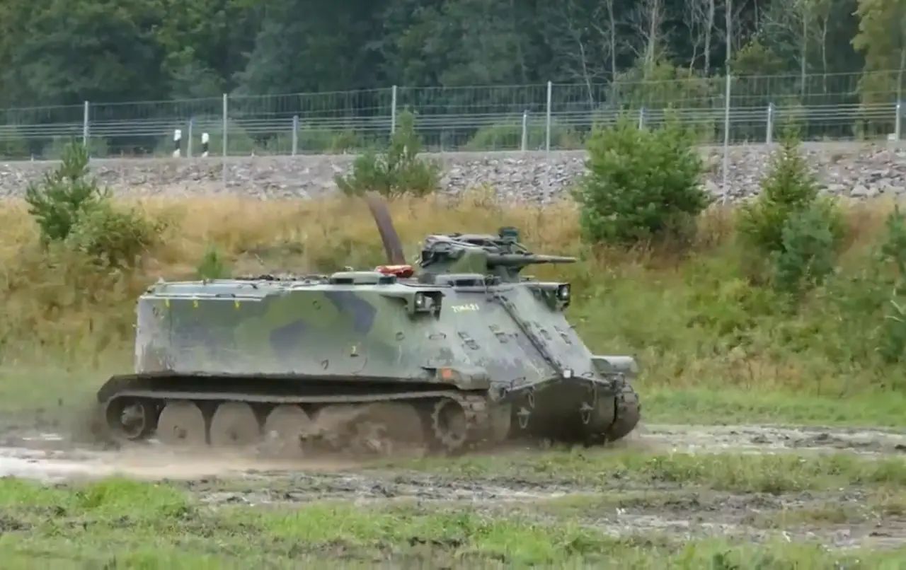 Опубликовано видео испытаний бойцами ВС РФ трофейного шведского БТРа Pbv 302