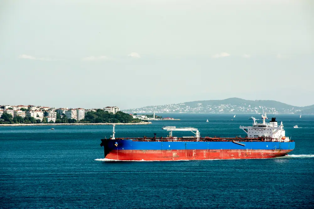 Китайские нефтяные супертанкеры платят за заход в порты США больше стоимости груза Китайские нефтяные супертанкеры платят за заход в порты США больше стоимости груза