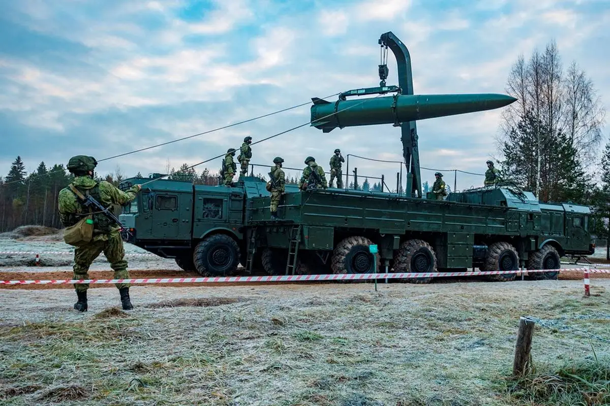 WSJ: Россия серьезно наращивает военное присутствие у границ со странами НАТО, готовясь к конфликту WSJ: Россия серьезно наращивает военное присутствие у границ со странами НАТО, готовясь к конфликту