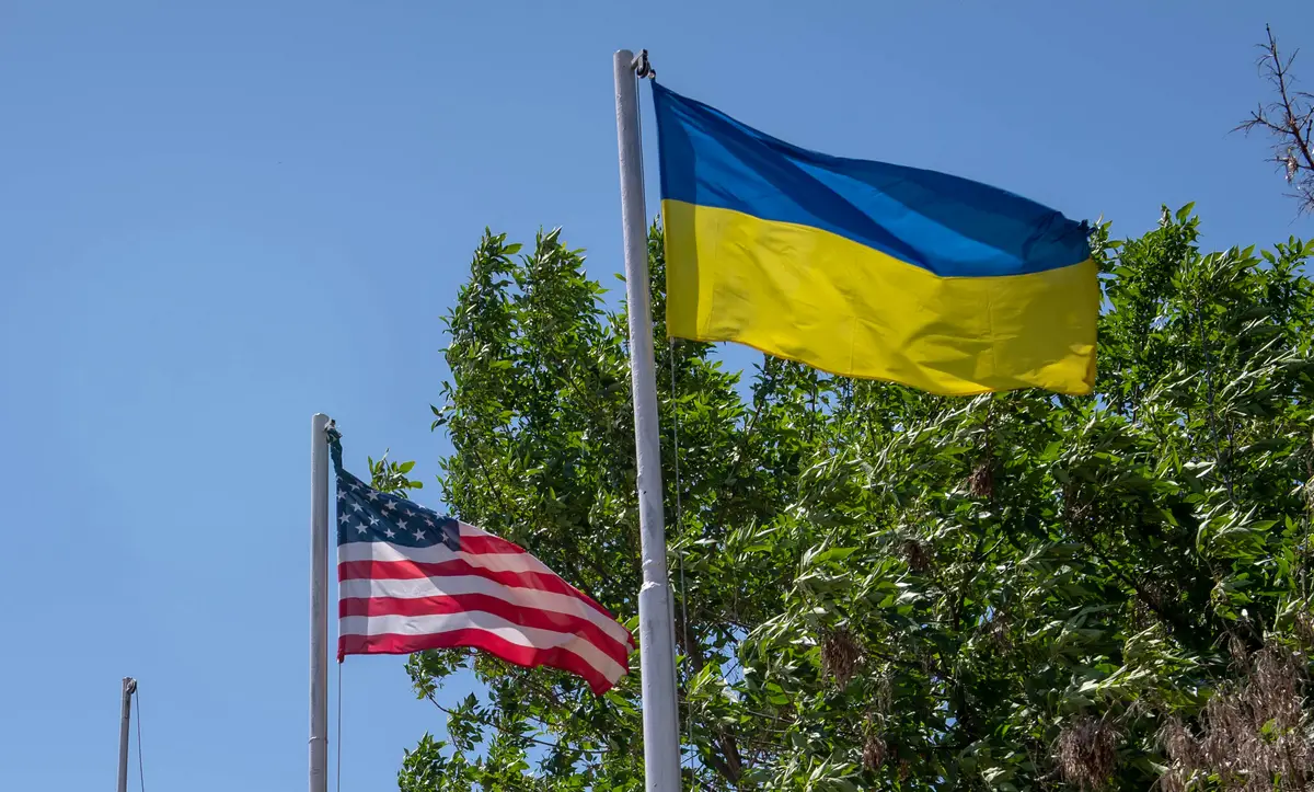 «Дожали»: Киев выиграл, подписав ресурсную сделку с США и согласившись на 22 условия мирного процесса «Дожали»: Киев выиграл, подписав ресурсную сделку с США и согласившись на 22 условия мирного процесса