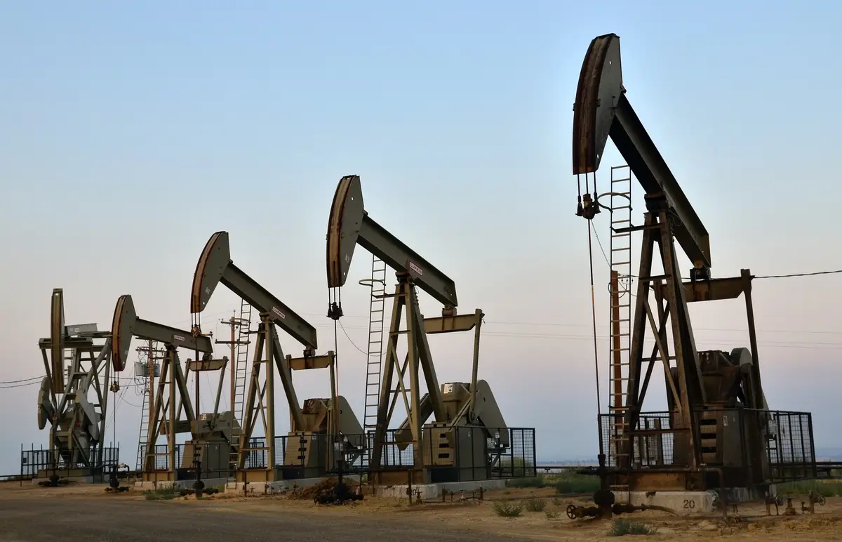 Нефть по 30 долларов: глобальный сырьевой рынок сигнализирует о приближении кризиса по всему миру Нефть по 30 долларов: глобальный сырьевой рынок сигнализирует о приближении кризиса по всему миру