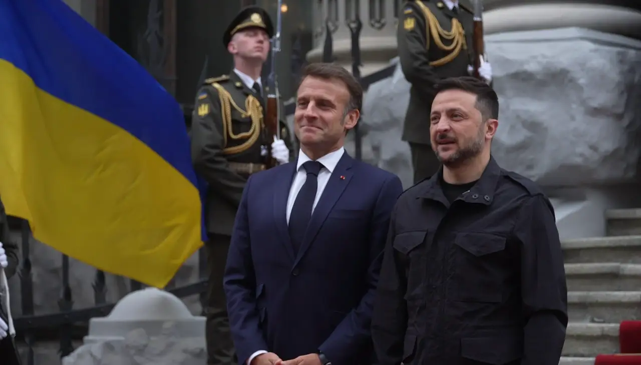 «Этого недостаточно»: Макрон отреагировал на предложение Путина о прямых переговорах с Украиной