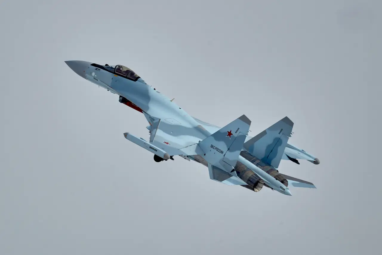 Российский Су-35 не дал эстонцам захватить танкер с русским экипажем Российский Су-35 не дал эстонцам захватить танкер с русским экипажем